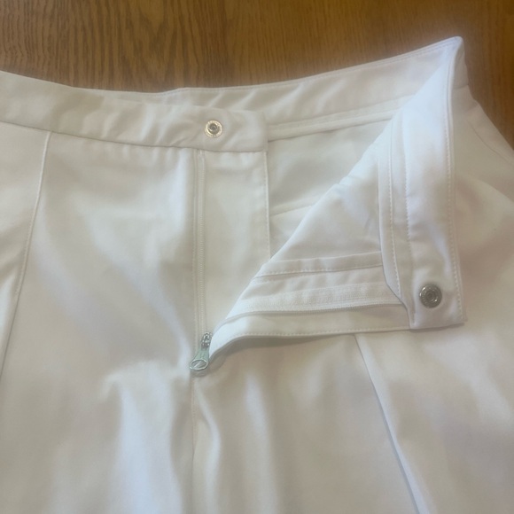 Lululemon Women’s Long Story Short In White Walking Gold Shorts 6 - Picture 4 of 8